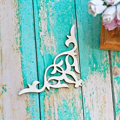 Украшение из чипборда "Уголок" (ScrapКрым) Украшение из чипборда "Уголок" (ScrapКрым)