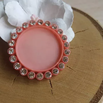 Акриловая основа под кабошон со стразами "Персиковая", 3,5 см, 1 шт