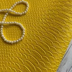 Отрез экокожи 30х69 см "Текстурный. Питон лимонный" (Pty Китай)