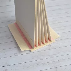 Переплет на 7 разворотов, с листами 15х15, цвет розовый, шаг 0,7 см