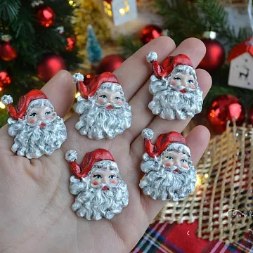 Миниатюра "Санта-Клаус", 3,8х3 см, 1 шт (Югарт) Миниатюра "Санта-Клаус", 3,8х3 см, 1 шт (Югарт)