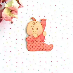 Украшение из чипборда "Малышка в розовом" (АртМаркет)