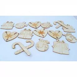 Набор деревянных вырубок "Подарки, игрушки, сердца", 16 шт (Trimcraft) Набор деревянных вырубок "Подарки, игрушки, сердца", 16 шт (Trimcraft)