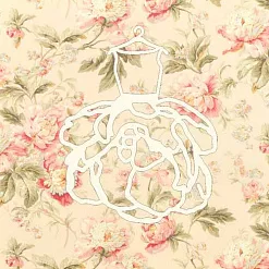 Украшение из чипборда "Пионовое платье" (Muscari) Украшение из чипборда "Пионовое платье" (Muscari)