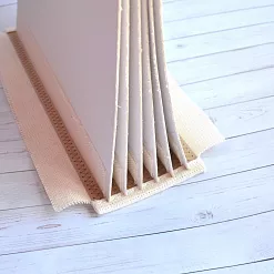 Переплет на 7 разворотов, с листами 20х25, цвет крафт, шаг 0,7 см