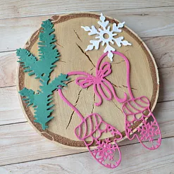 Набор вырубок "Варежки бордовые и ветки" (ScrapMania) Набор вырубок "Варежки бордовые и ветки" (ScrapMania)