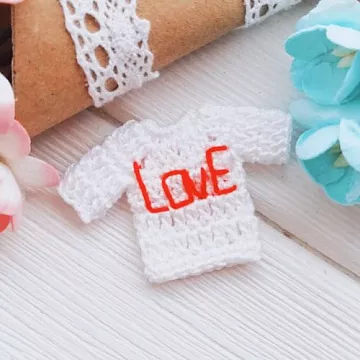 Вязаное украшение "Кофточка LOVE", цвет белый (ScrapMania)