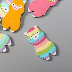 Набор деревянных украшений "Лама цветная" (АртУзор) Набор деревянных украшений "Лама цветная" (АртУзор)