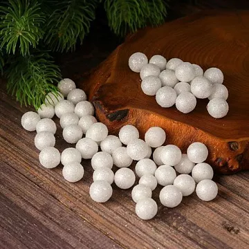 Набор украшений с глиттером "Шарики белые", 1 см, 55 шт