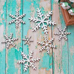 Набор украшений из чипборда "Снежинки" (ScrapКрым) Набор украшений из чипборда "Снежинки" (ScrapКрым)