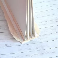 Переплет на 5 разворотов, с листами 25х25, цвет белый, шаг 1 см Переплет на 5 разворотов, с листами 25х25, цвет белый, шаг 1 см