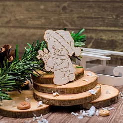 Чипборд "Медвежонок с подарком", 5,4х5,8 см (WoodHome) Чипборд "Медвежонок с подарком", 5,4х5,8 см (WoodHome)