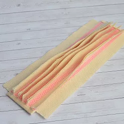 Переплет на 6 разворотов, цвет розовый, длина 25 см, шаг 0,7 см