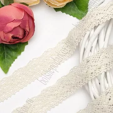 Кружево хлопковое "Бежевое", ширина 2,5 см, длина 1 м