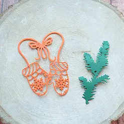 Набор вырубок "Варежки с еловой веточкой. Оранжевые" Набор вырубок "Варежки с еловой веточкой. Оранжевые"