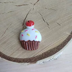 Акриловое украшение "Капкейк белый", 2,3х1,7 см, 1 шт