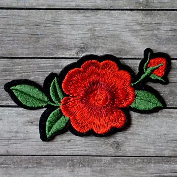 Термонаклейка с вышивкой "Красный цветок с бутоном"