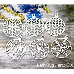 Набор украшений из чипборда "Новогодние шары" (LadyBug) Набор украшений из чипборда "Новогодние шары" (LadyBug)