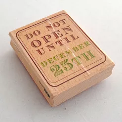 Резиновый штамп на деревянной основе "Не открывать"