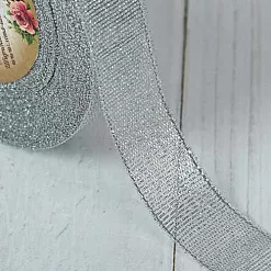 Лента парчовая "Серебряная", ширина 2 см, длина 23 м (АртУзор) Лента парчовая "Серебряная", ширина 2 см, длина 23 м (АртУзор)