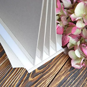 Переплет на 5 разворотов, с листами 20х20 см, цвет белый, шаг 1,5 см